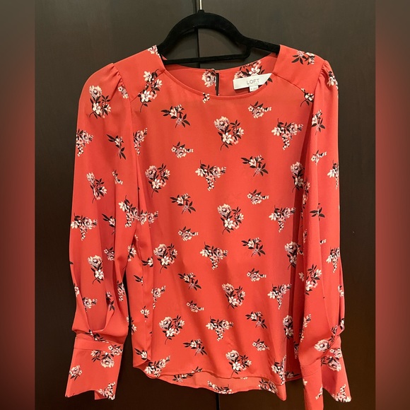 Brand: Loft Size: XS Style: Coral blouse with floral design - Picture 1 of 4
